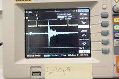 2011-09-26_45 Direct current monitor signal on the moderator foil (yellow: machine pulse)