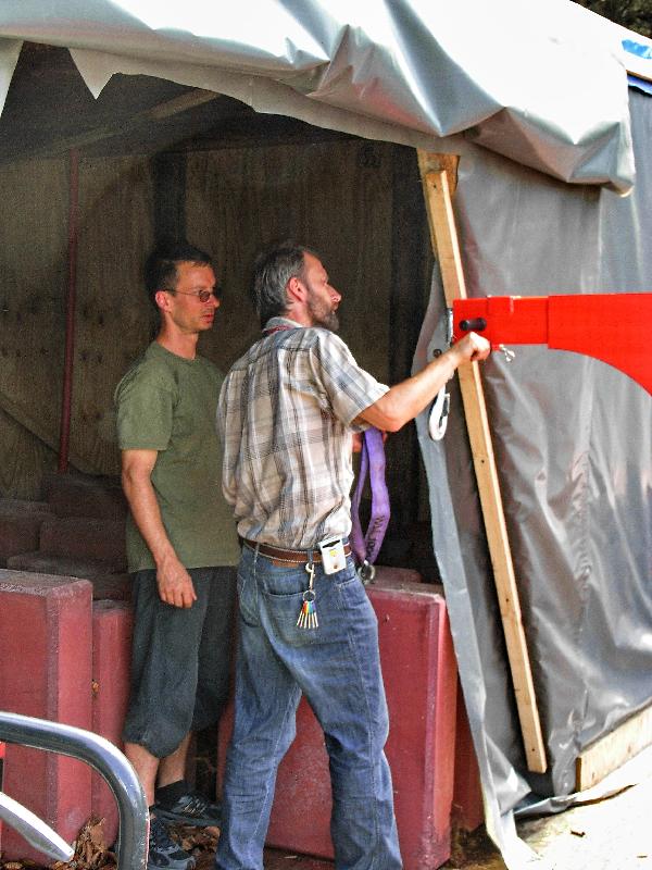 2008-06-04_05 Marco and Micha preparing red bull.