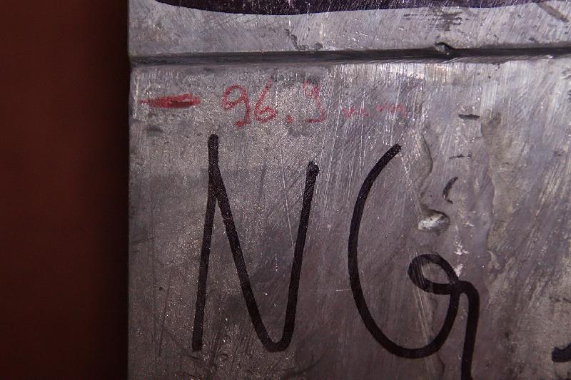 2010-11-11_10 Distance of lead from wall: 96.9 mm.