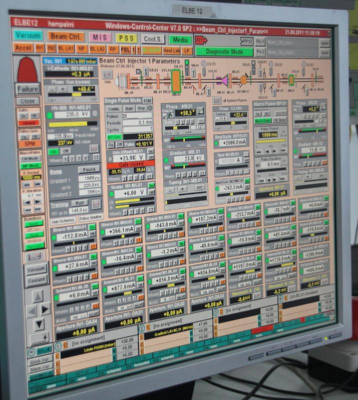 2011-06-21_15 20 pulses are programmed with 0.1 ms period in single pulse mode to hit the film.